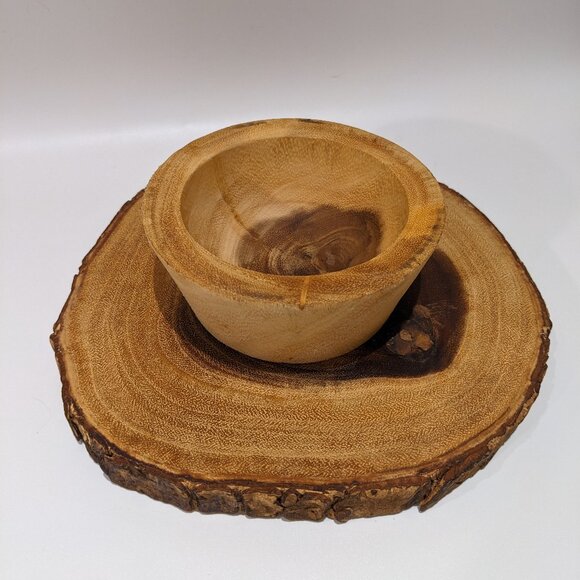 Awesome Live Edge Wood Bark Snack Nut Chip / Dip Bowl Server - Picture 5 of 9